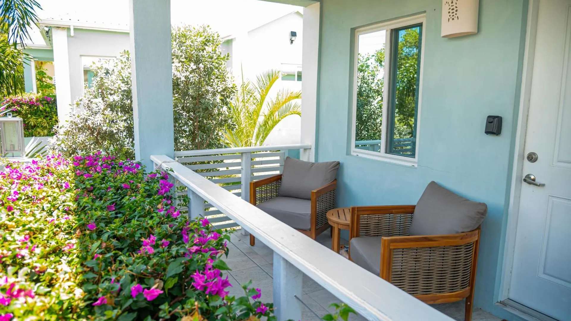 Trade Winds Cottage #1 Cedar Grove